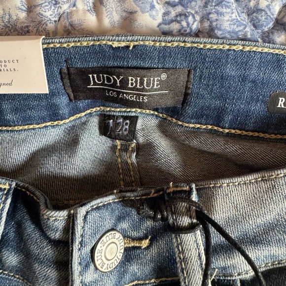Judy Blue Denim Women's Jeans - Picture 7 of 8